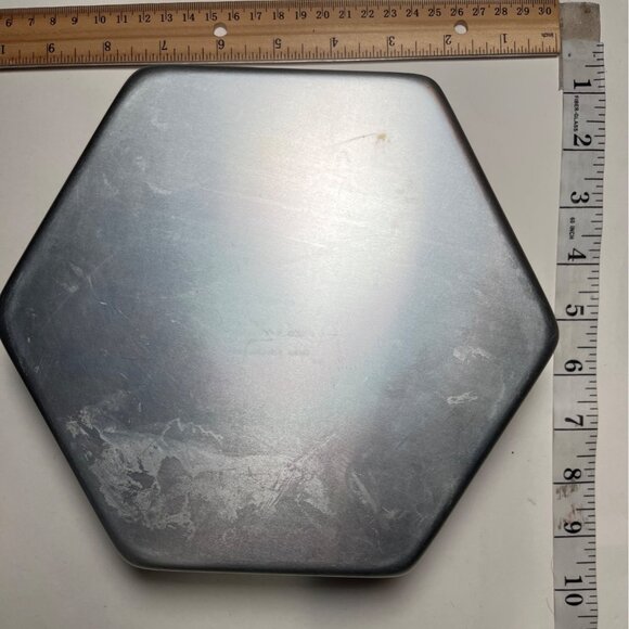 Wilton Hexagon Cake Pan 9"x2" Aluminum Performance Baking Pan Made In Korea 100e - Picture 3 of 3